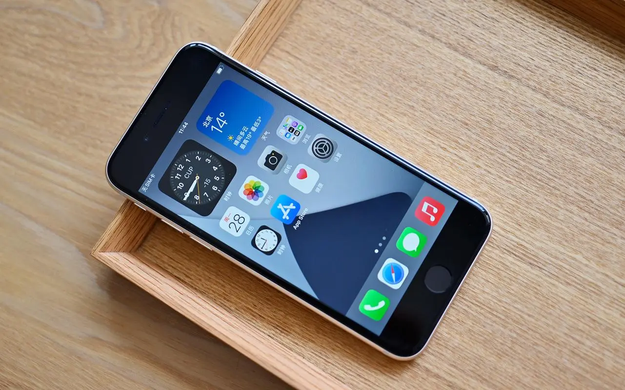 iPhone 15量产在即 富士康“疯狂”扩招 最高奖励8000元