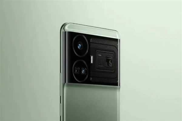 realme真我联合比亚迪电子共同打造“奇迹玻璃”，真我GT5将首发搭载