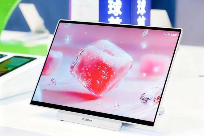 两大全球首发 | 维信诺亮相世界显示产业创新发展大会