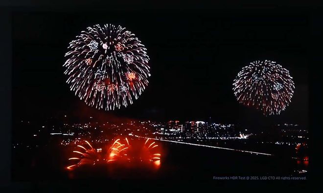 和LCD打擂台，LG Display秀83英寸SE OLED性价比电视面板