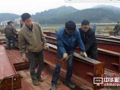 欧浦登：加快大尺寸电容式触摸屏项目建设