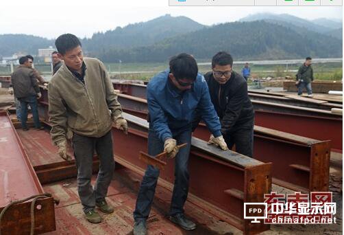 欧浦登：加快大尺寸电容式触摸屏项目建设