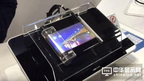 担心冲击曲面屏 三星高管称2019年才推可折叠手机