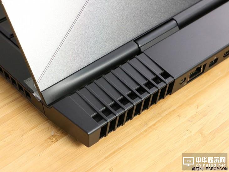 七代i7＋GTX 1060 Alienware 13 OLED版评测