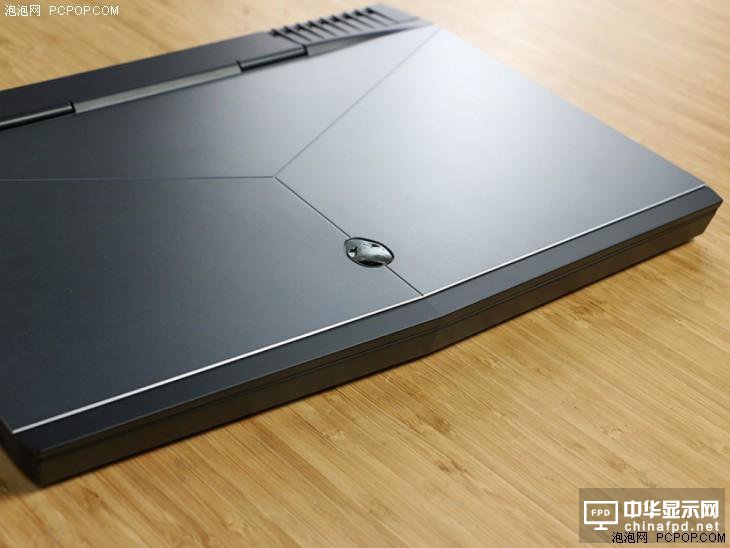 七代i7＋GTX 1060 Alienware 13 OLED版评测