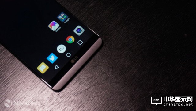 LG V30真旗舰机曝光 用曲面OLED显示屏 