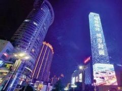 在LED透明屏的热潮中，LED灯条屏将何去何从？