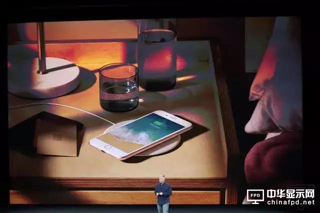 苹果发布会全场直击：iPhoneX正式登场，除了AMOLED全面屏还有AR