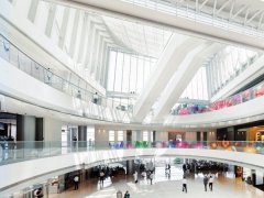 黑科技！LG推出全新透明LED薄膜显示器