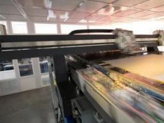 京东方与华星光电面临10.5代OLED面板技术选择关卡