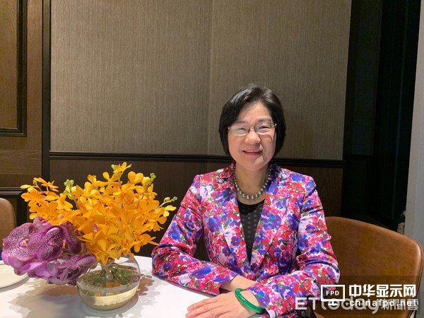 ▲诚美材副董事长叶美丽。